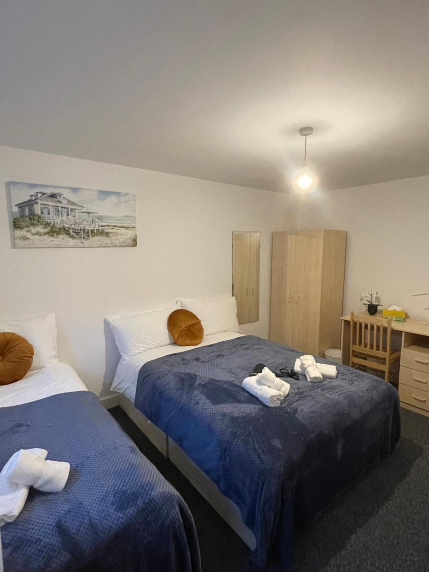 Lovely Triple And Quadruple Rooms In Euston & Square In Central Лондон Екстериор снимка